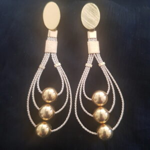 Boucles trio boules dorées brillantes