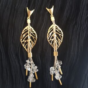 Boucles feuilles pierres