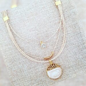 Collier triple nacre de mer